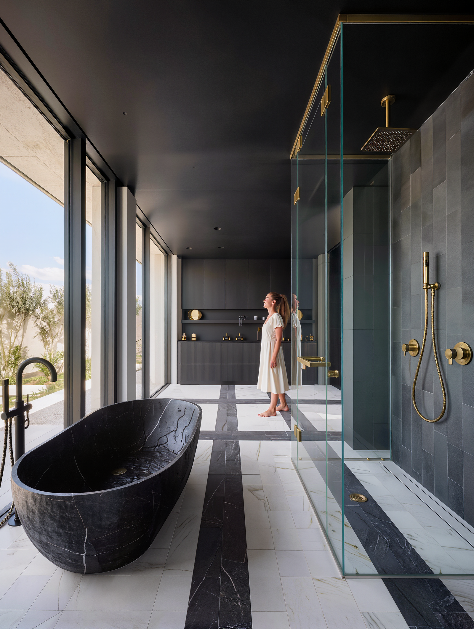 Soaking tub